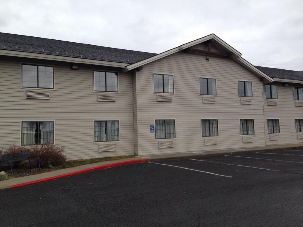 Super 8 By Wyndham Mccall Exterior photo