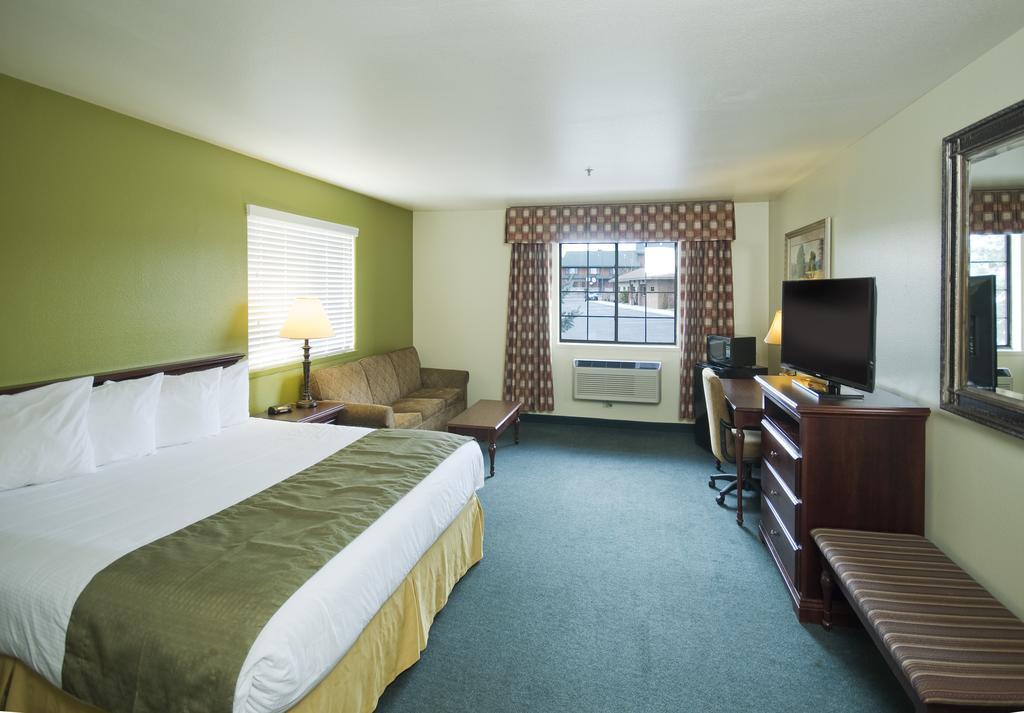 Super 8 By Wyndham Mccall Exterior photo
