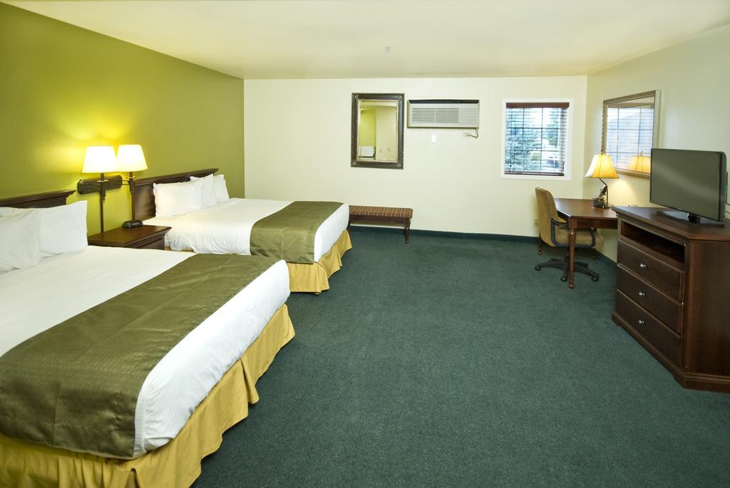 Super 8 By Wyndham Mccall Exterior photo