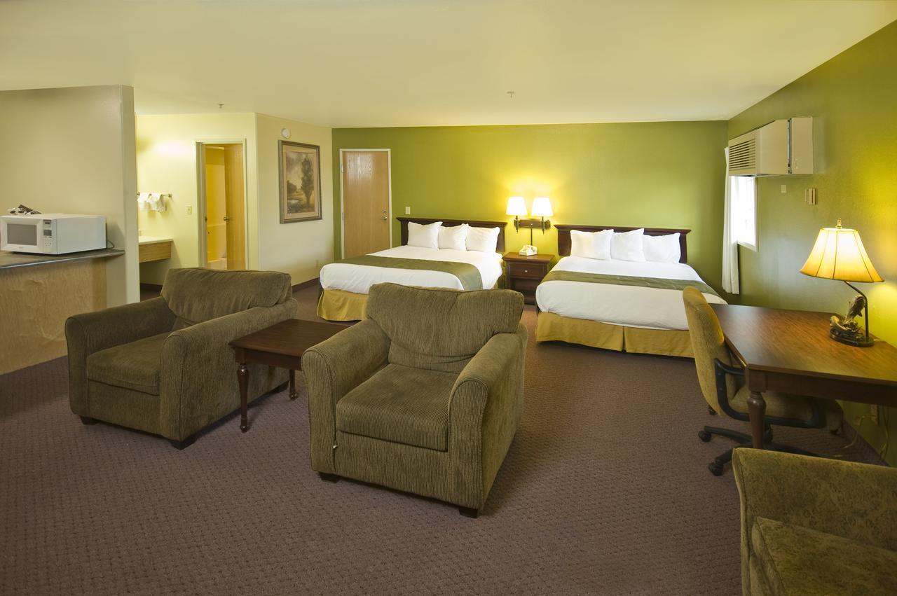 Super 8 By Wyndham Mccall Exterior photo